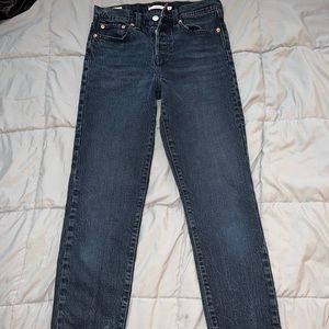 Levis straight “wedgie” jeans